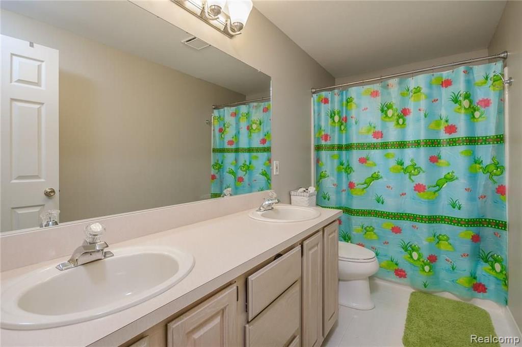 2178 Reagan Drive Rochester Hills, MI 48309 - Photo 28 of 44