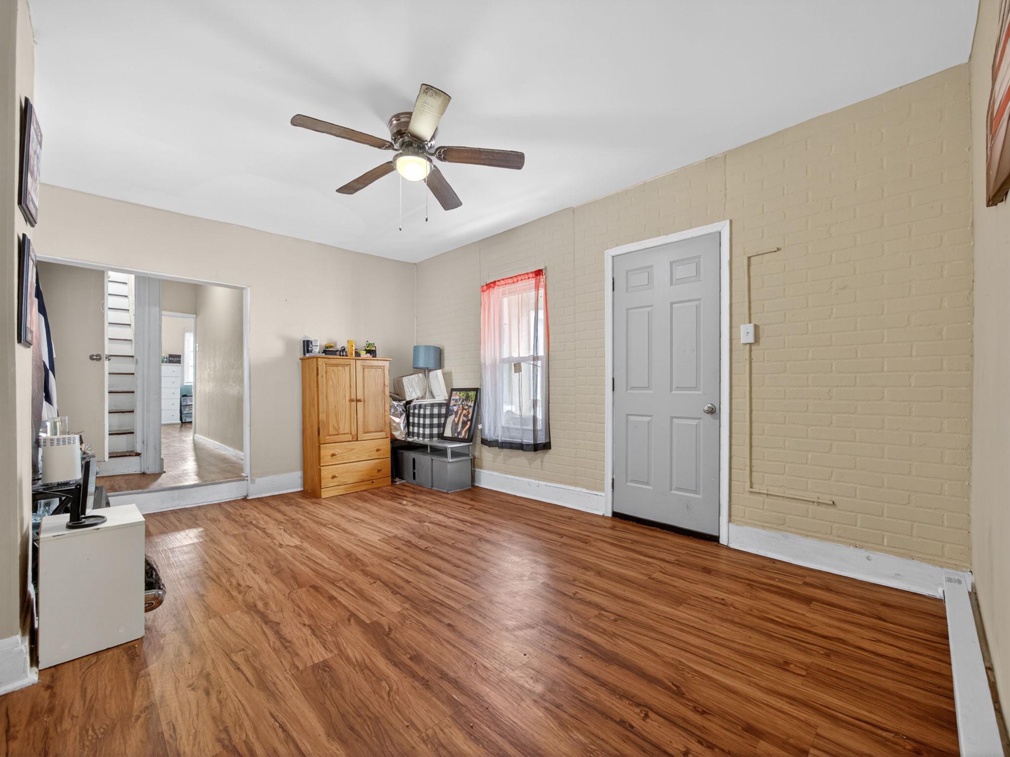 866 East High Street Pottstown, PA 19464 - Photo 26 of 45 2nd Floor Living room
