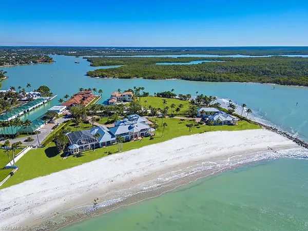 $195,000,000 | 100-104 Bay Road, Naples, FL 34102