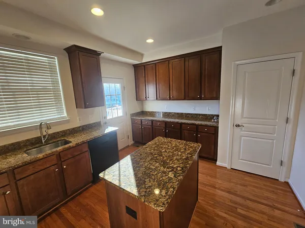 $2,450 | 43529 Marguerite Way, California, MD 20619