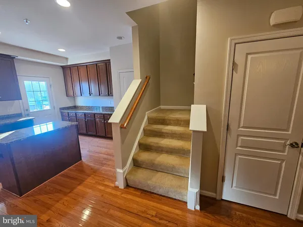 $2,450 | 43529 Marguerite Way, California, MD 20619