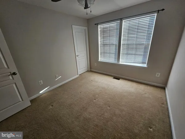 $2,450 | 43529 Marguerite Way, California, MD 20619