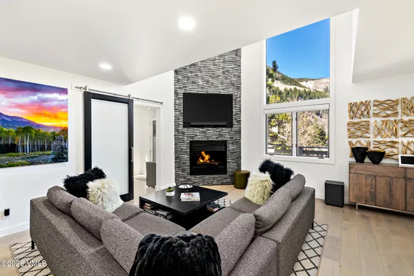 $2,595,000 | 4515 Bighorn, Unit F, Vail, CO 81657