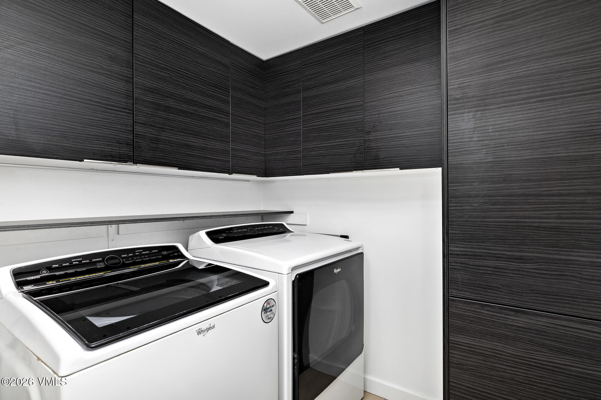 4515 Big Horn Road, Unit F Vail, CO 81657 - Photo 23 of 35 a close up of a stove