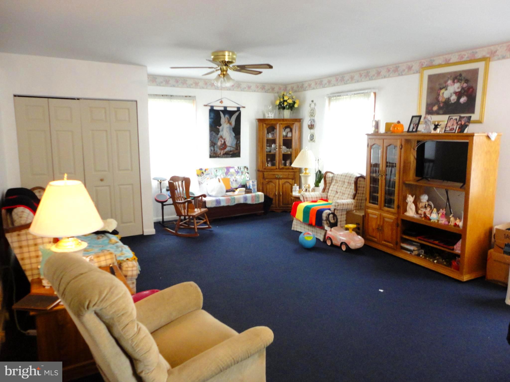 8201 Bullneck Road Baltimore, MD 21222 - Photo 19 of 33 Family room is an impressive 23' X 16'!!