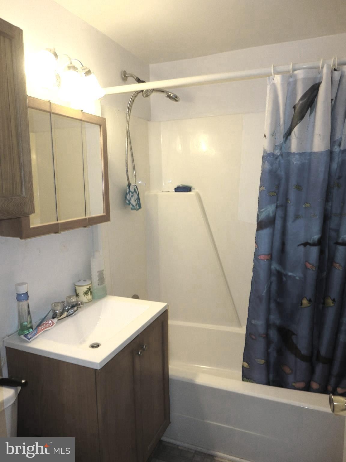 8201 Bullneck Road Baltimore, MD 21222 - Photo 22 of 33 Full bath