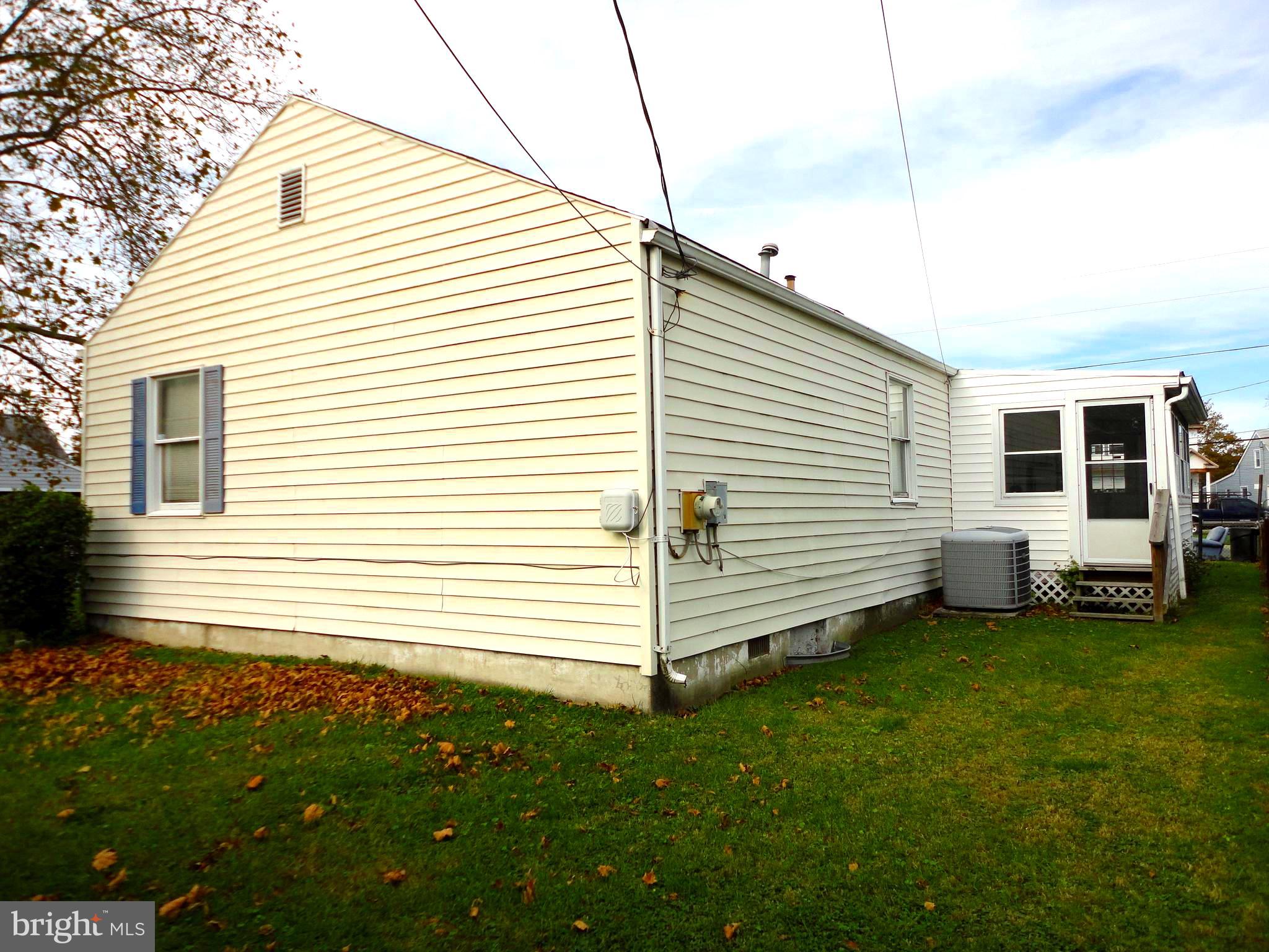 8201 Bullneck Road Baltimore, MD 21222 - Photo 27 of 33 Rear of home with sunroom