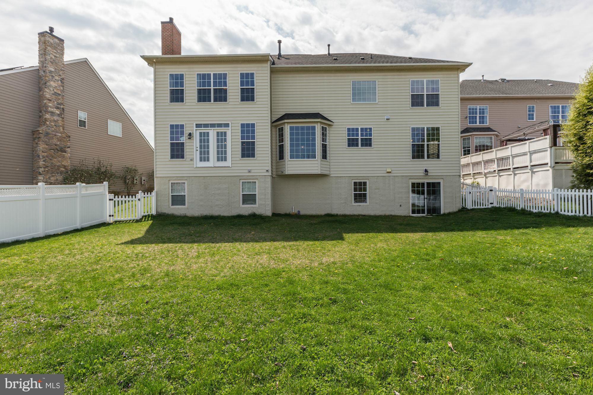 23103 Persimmon Ridge Road Clarksburg, MD 20871 - Photo 27 of 30 Exterior (Rear)