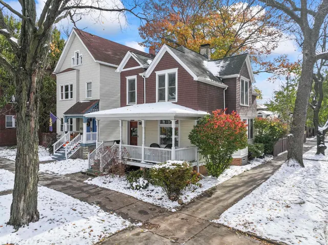 $1,175,000 | 2135 West Leland Avenue, Chicago, IL 60625