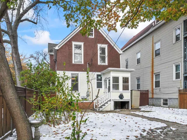 $1,175,000 | 2135 West Leland Avenue, Chicago, IL 60625