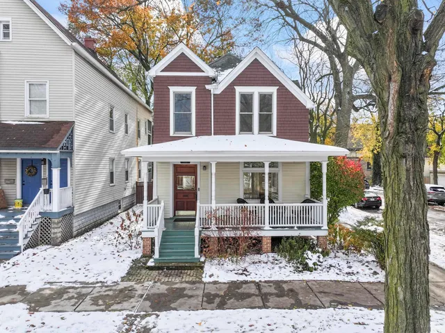 $1,175,000 | 2135 West Leland Avenue, Chicago, IL 60625