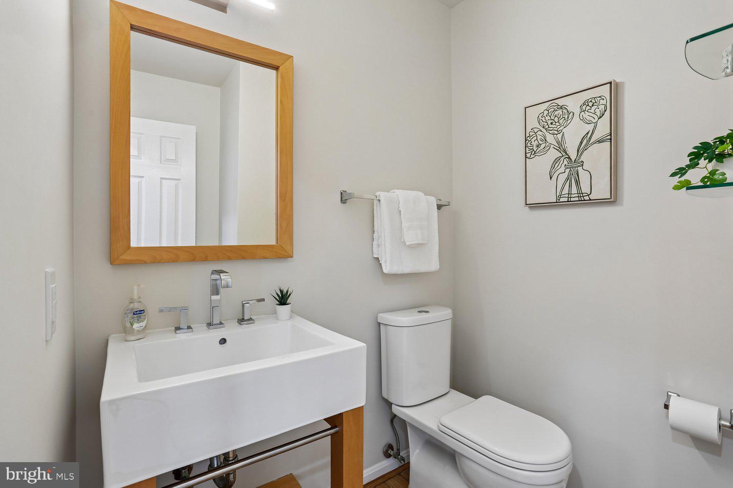 536 Tschiffely Square Road Gaithersburg, MD 20878 - Photo 10 of 43 Updated pretty powder room