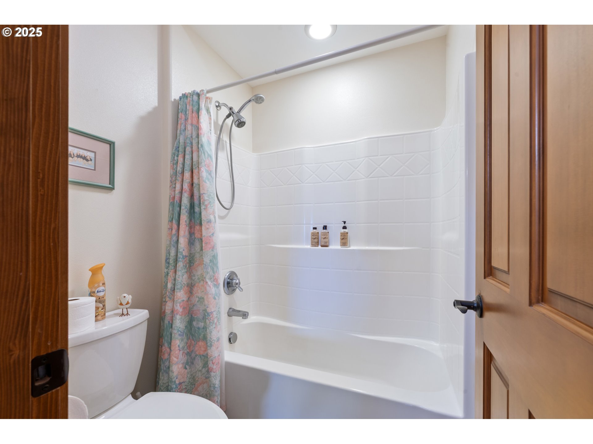 9500 Walz Hill Road Tillamook, OR 97141 - Photo 33 of 47 a bathroom with a tub shower sink and toilet