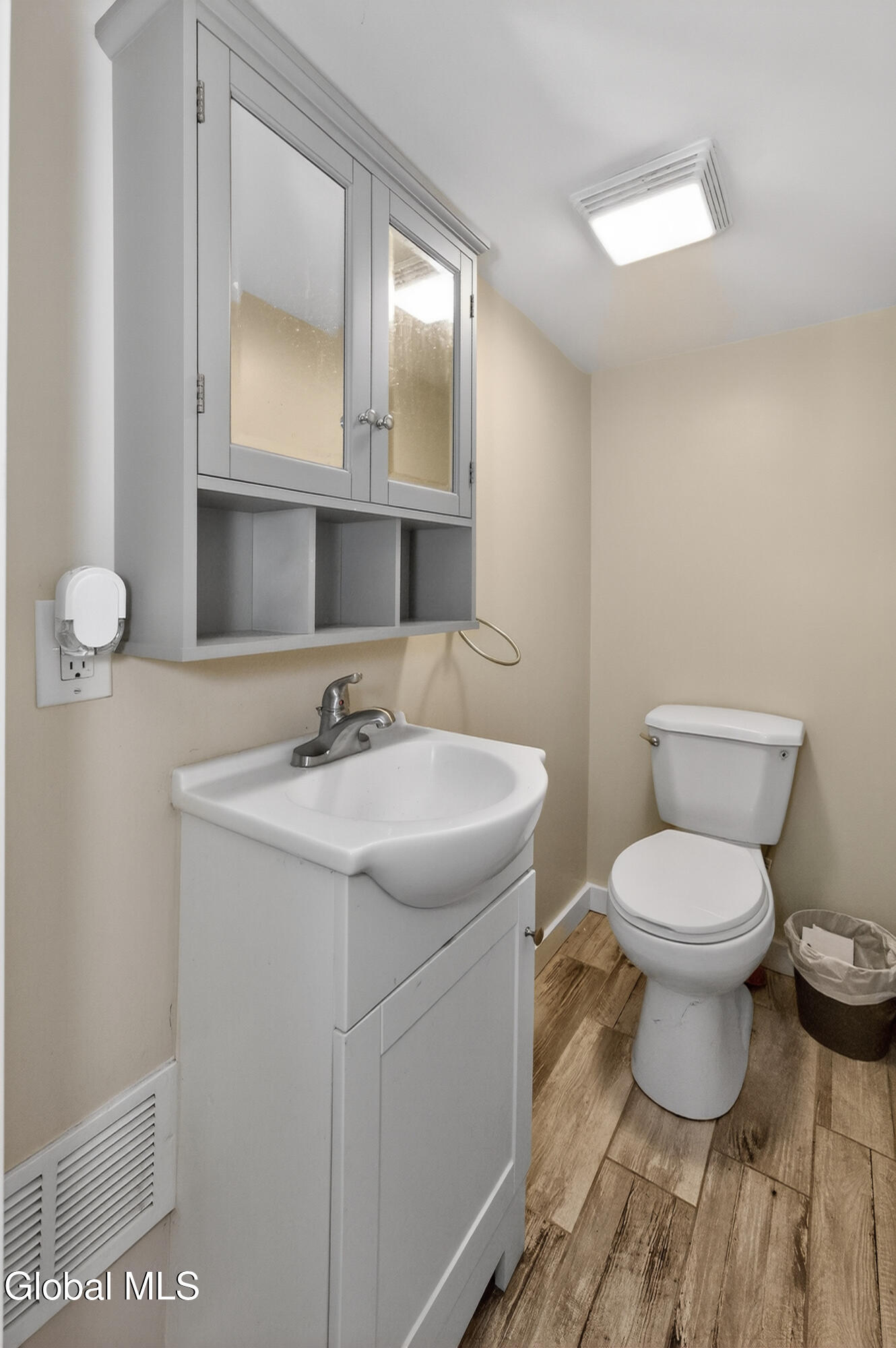 37 Main Street Ballston, NY 12019 - Photo 29 of 32 026 6 Bathroom 3