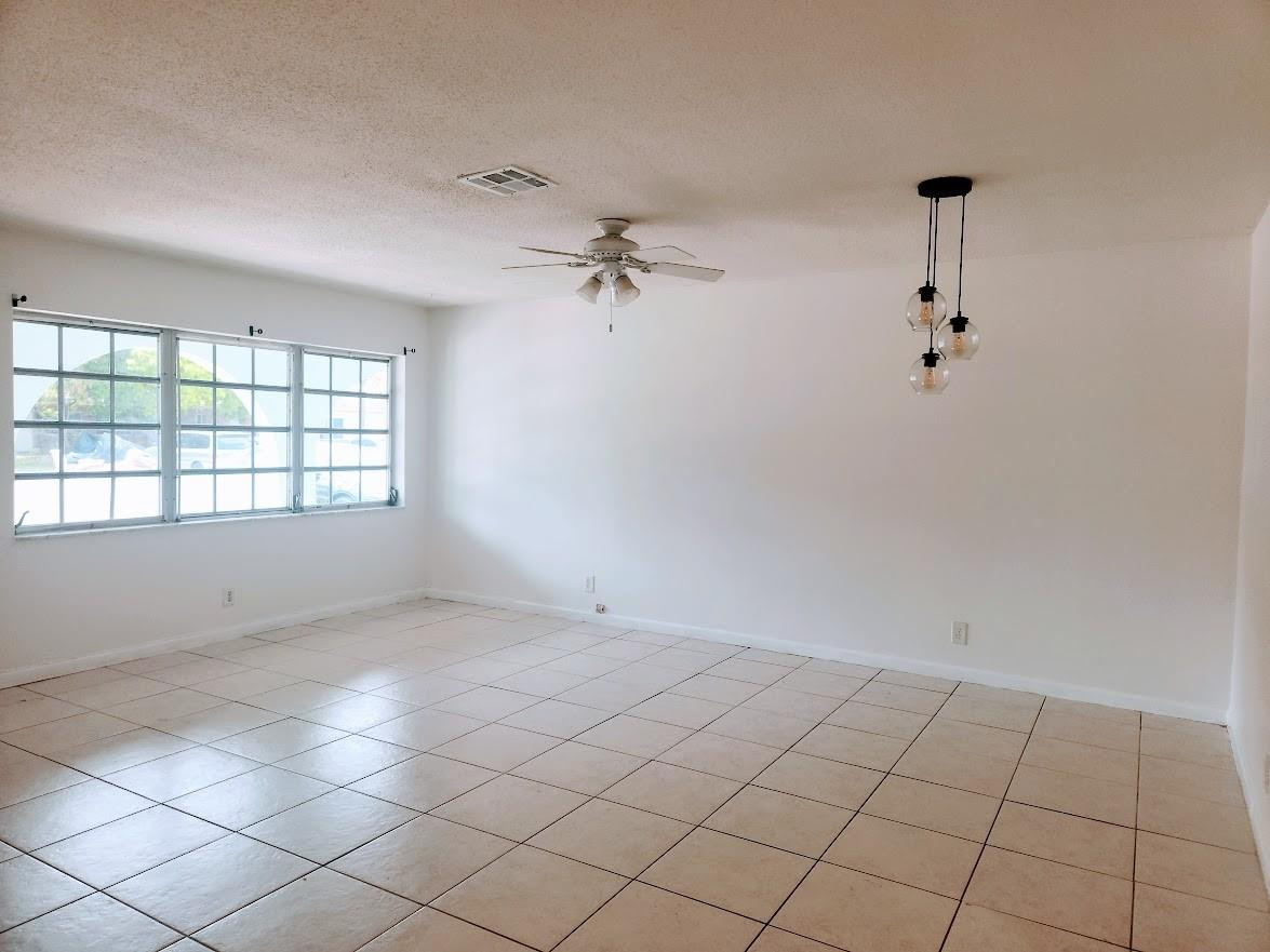 2940 Northeast 19th Terrace, Unit SOUTH SIDE Lighthouse Point, FL 33064 - Photo 10 of 12 Photo 10