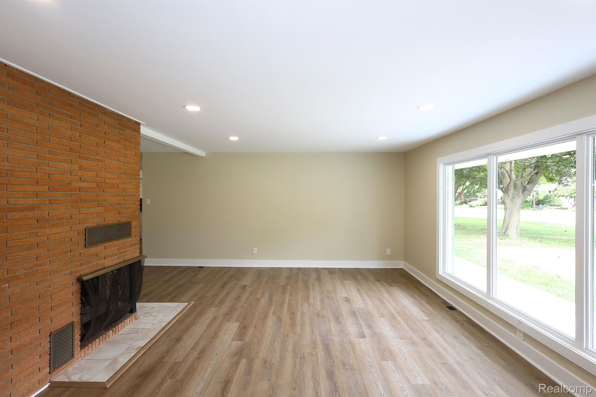 8410 Harding Street Taylor, MI 48180 - Photo 6 of 43 Li