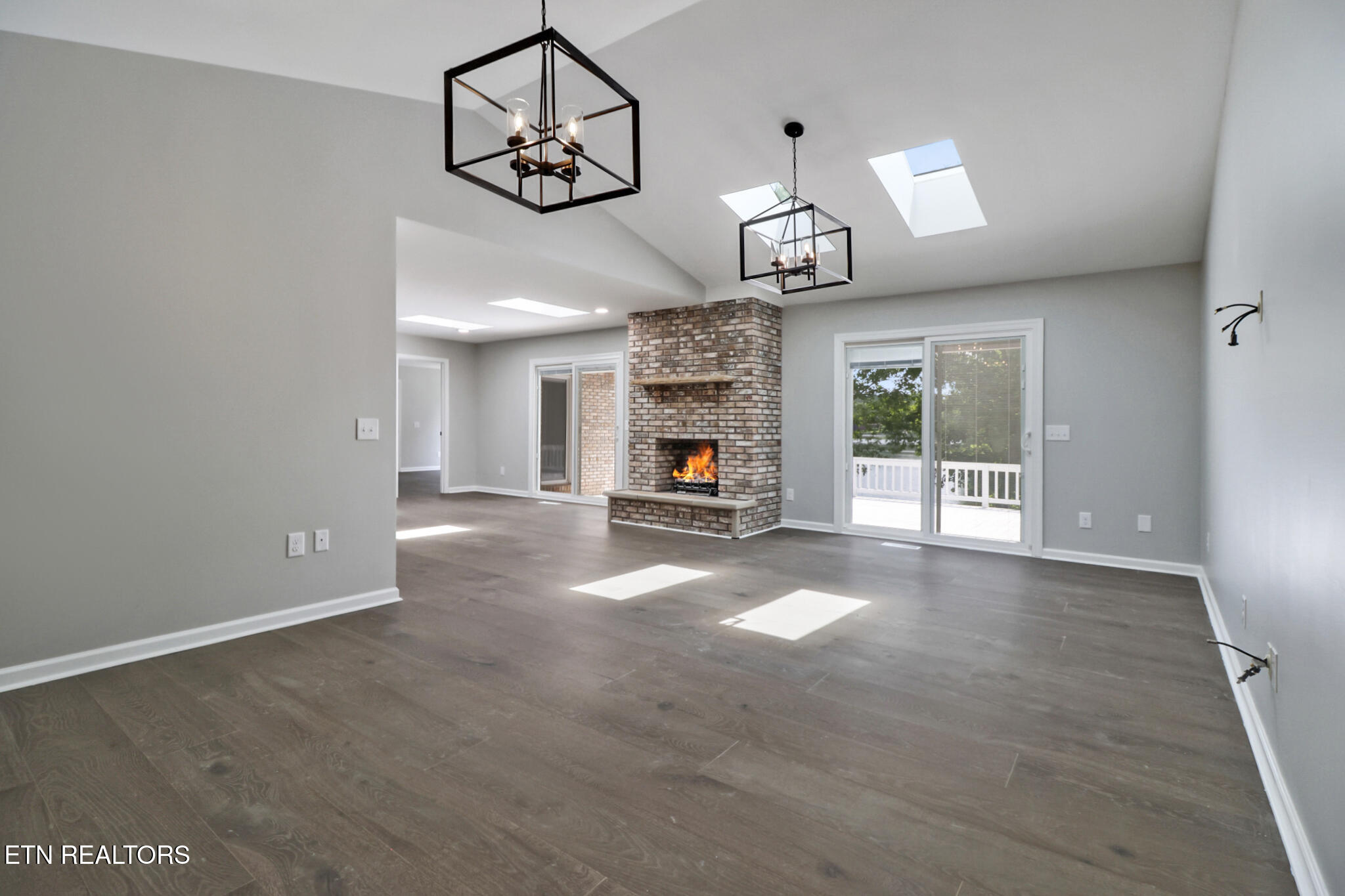 8621 Cherokee Trail Crossville, TN 38572 - Photo 11 of 47 if1a7871-if1a7875_optional