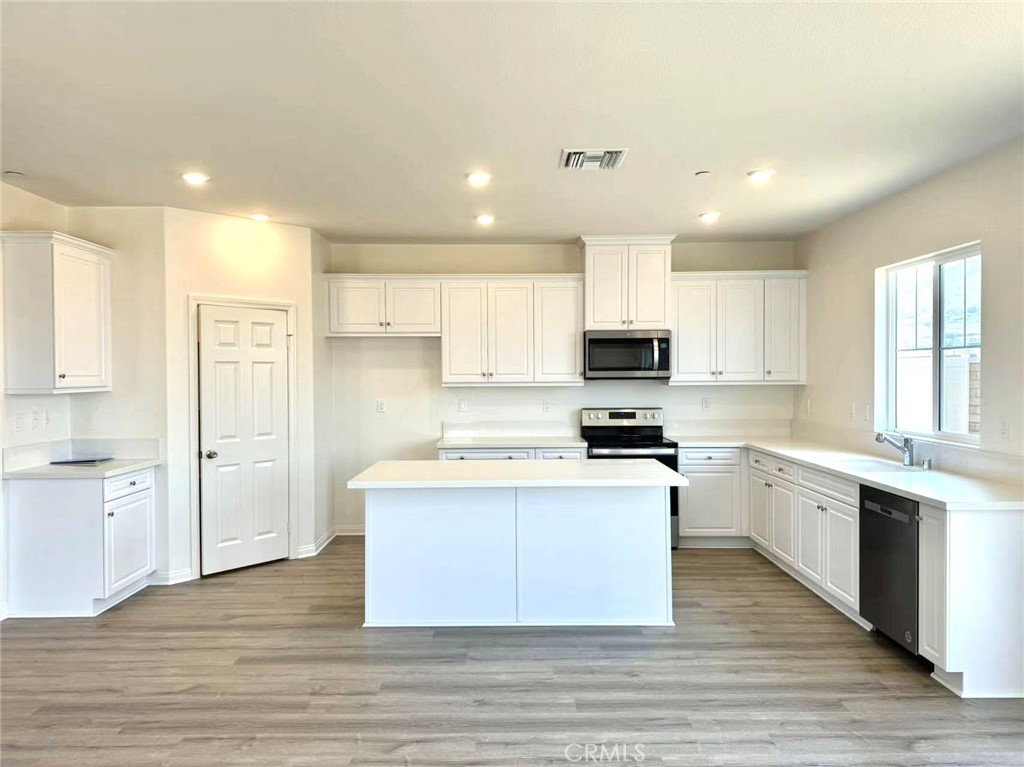 19729 Sunkissed Rdg Drive Riverside, CA 92507 - Photo 4 of 8 Gallery Image 4