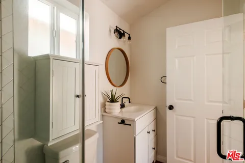 $1,499,000 | 3739 Virginia Road, Los Angeles, CA 90016