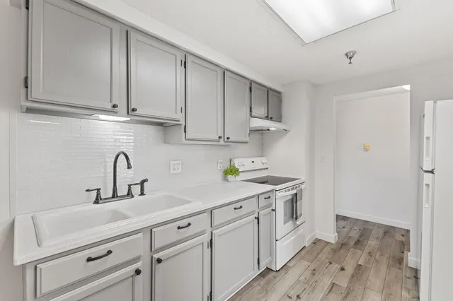 $145,000 | 110 1st Avenue Northeast, Unit 402, Buffalo, MN 55313