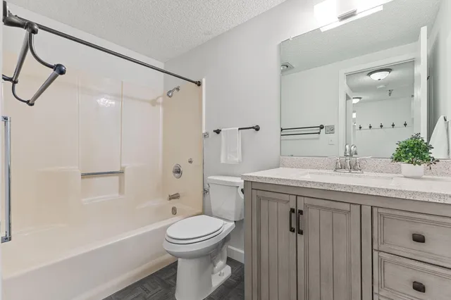 $145,000 | 110 1st Avenue Northeast, Unit 402, Buffalo, MN 55313