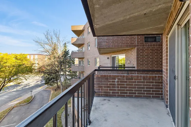 $145,000 | 110 1st Avenue Northeast, Unit 402, Buffalo, MN 55313