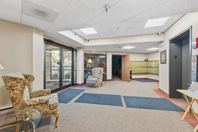 $145,000 | 110 1st Avenue Northeast, Unit 402, Buffalo, MN 55313