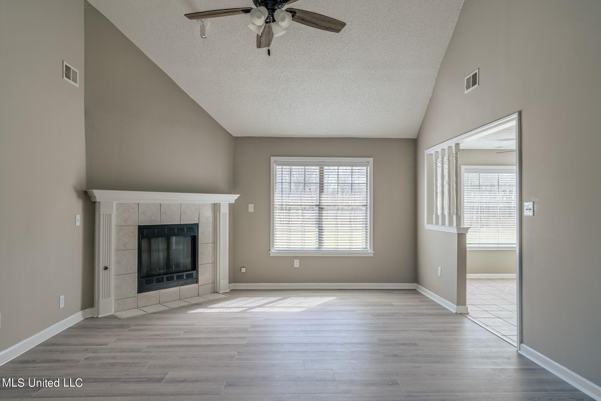 3385 East Plum Point Road Olive Branch, MS 38654 - Photo 8 of 22 Great Room