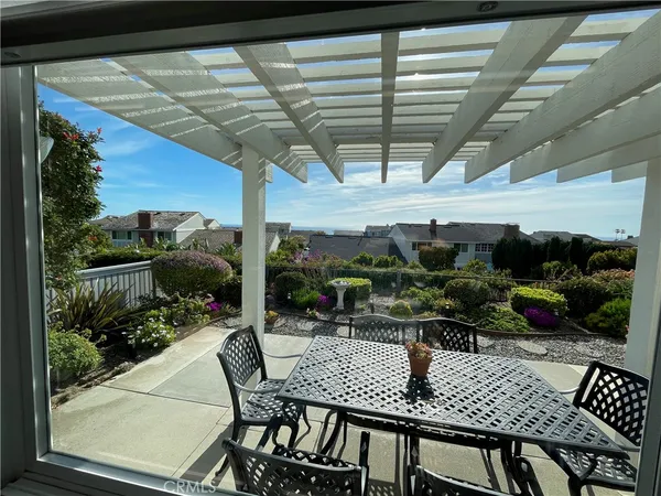 a view of outdoor space yard and patio