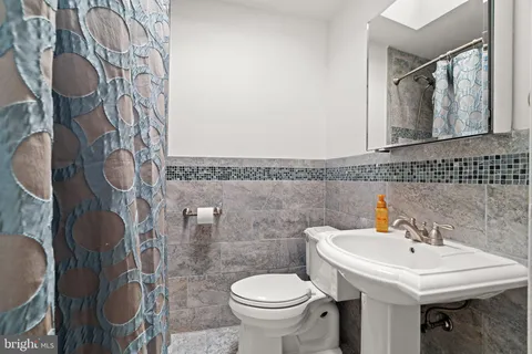 $250,000 | 2426 Rosella Street, Philadelphia, PA 19153