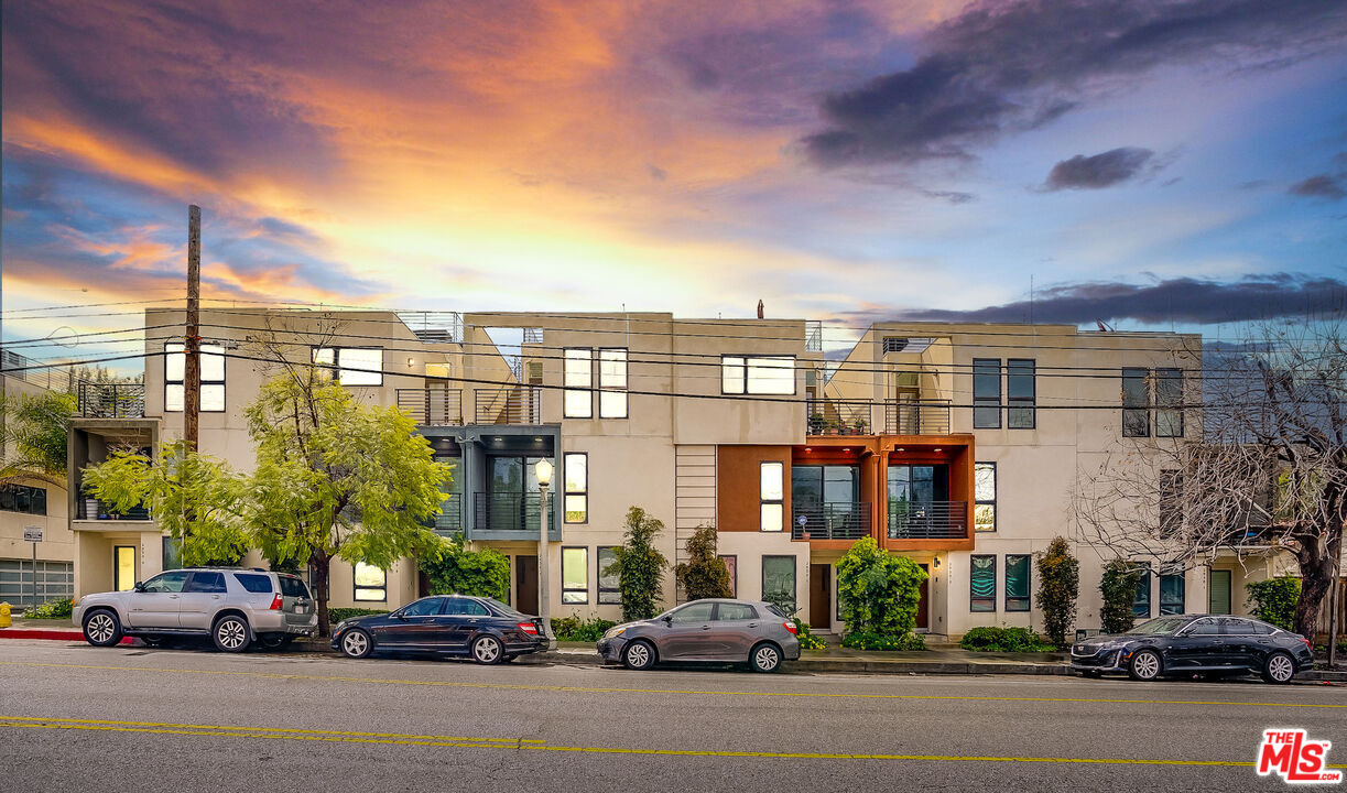 2930 Rowena Avenue, Unit 2 Los Angeles, CA 90039 - Photo 13 of 16