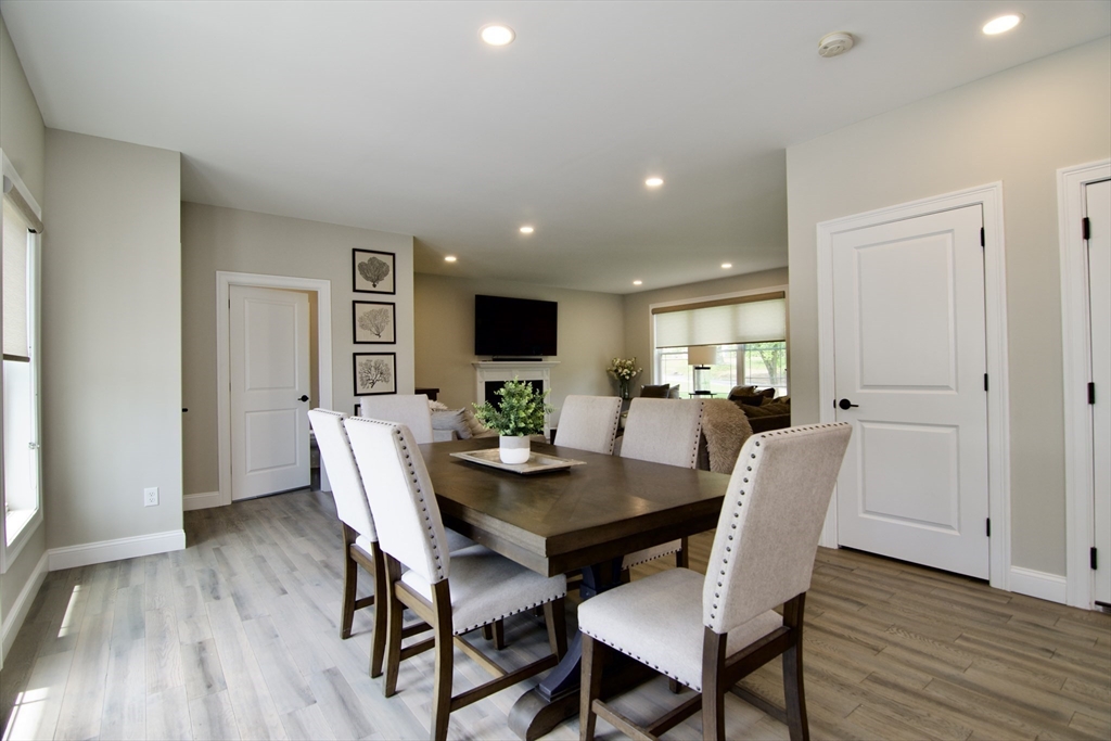 103 Oak Hollow Road Springfield, MA 01128 - Photo 11 of 42