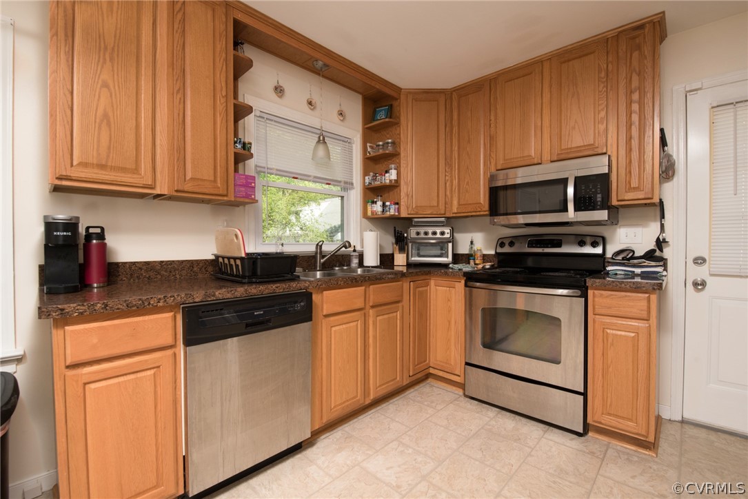 2904 Blendwell Road Richmond, VA 23224 - Photo 4 of 10 Gallery Image 4