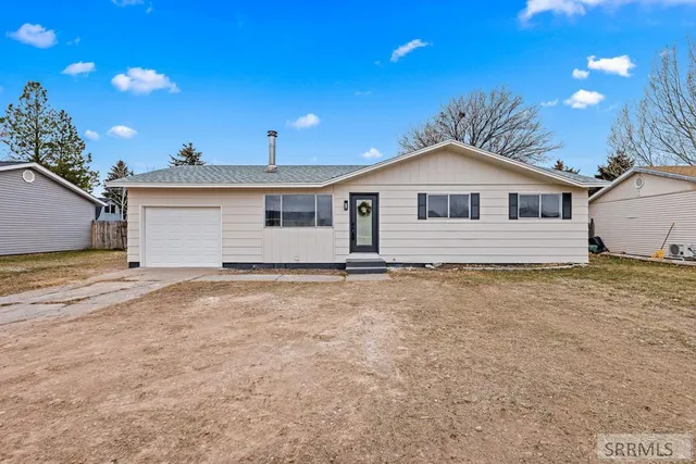 $299,900 | 4100 Greenwillow Lane, Idaho Falls, ID 83401