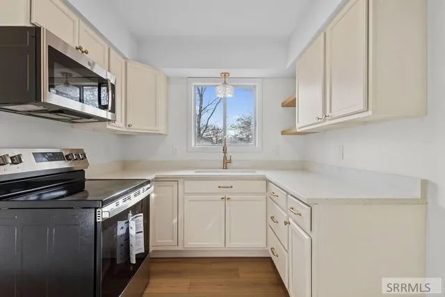 $299,900 | 4100 Greenwillow Lane, Idaho Falls, ID 83401