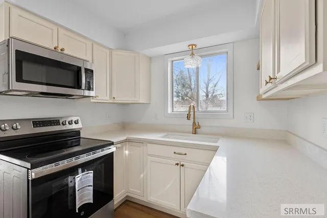 $299,900 | 4100 Greenwillow Lane, Idaho Falls, ID 83401