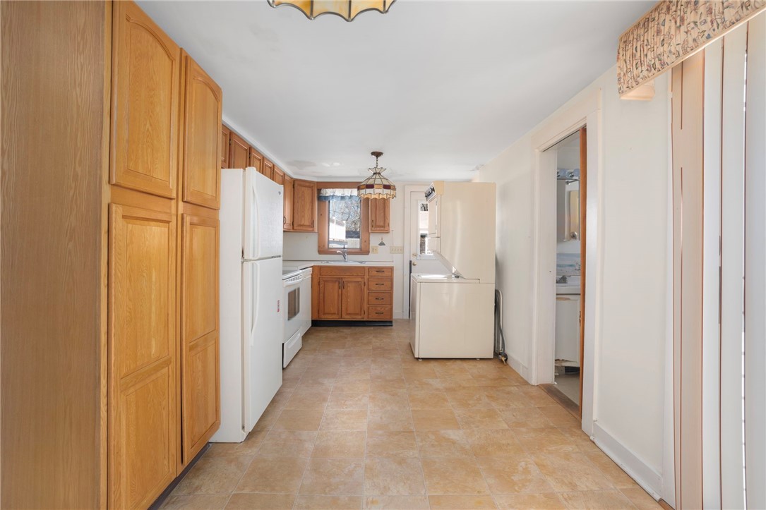 292 Boulevard Middletown, RI 02842 - Photo 12 of 42