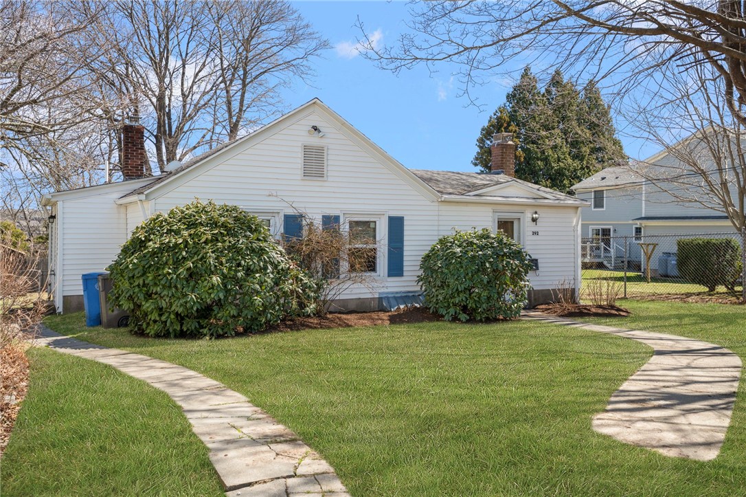 292 Boulevard Middletown, RI 02842 - Photo 2 of 42