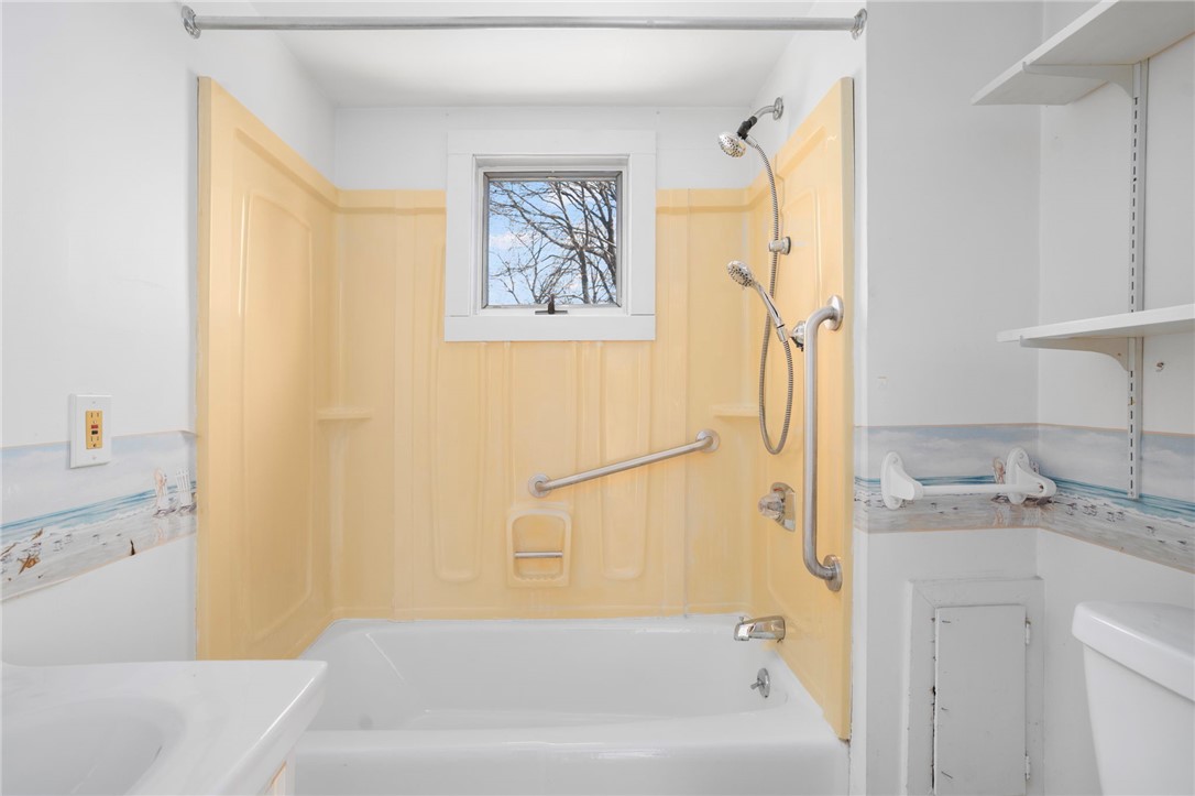 292 Boulevard Middletown, RI 02842 - Photo 23 of 42