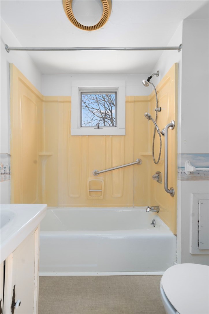 292 Boulevard Middletown, RI 02842 - Photo 24 of 42