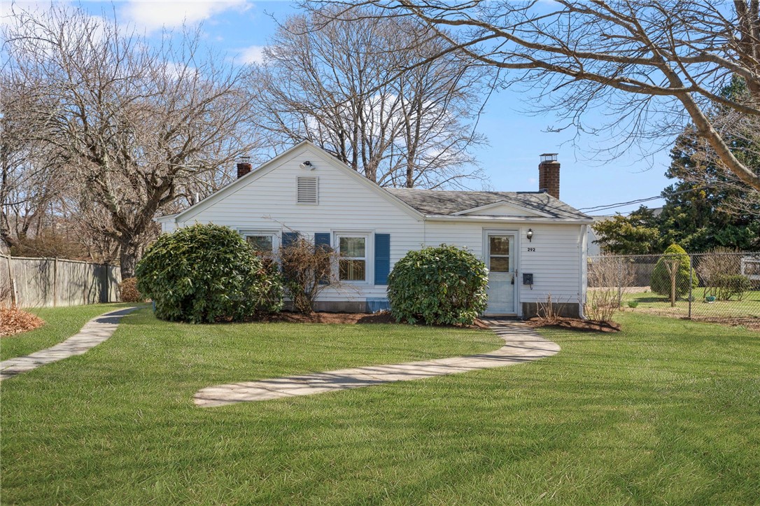 292 Boulevard Middletown, RI 02842 - Photo 3 of 42