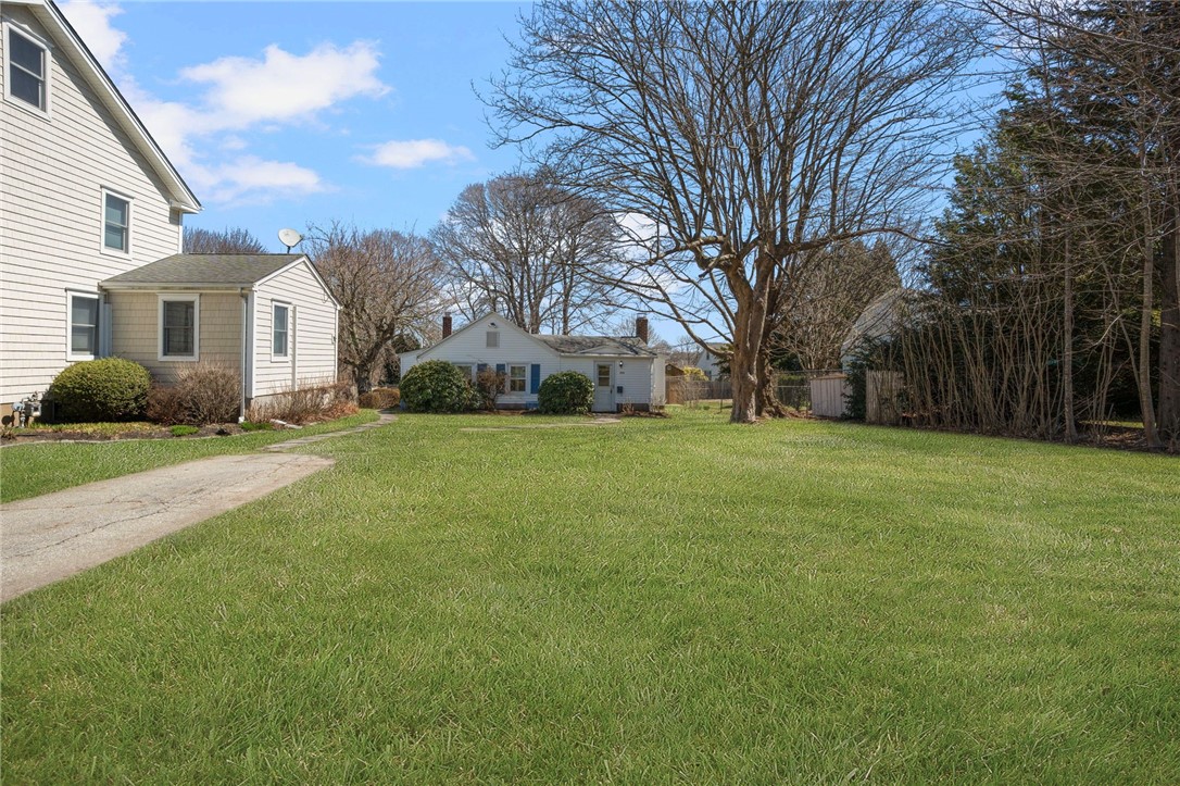 292 Boulevard Middletown, RI 02842 - Photo 33 of 42