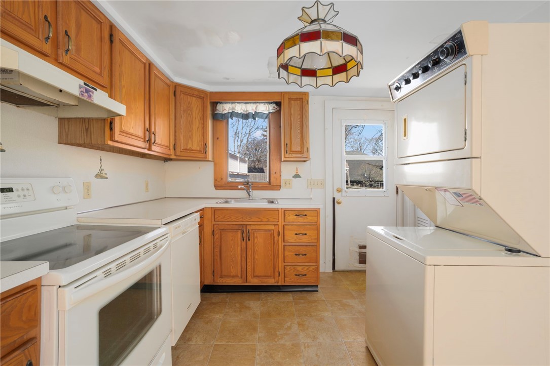 292 Boulevard Middletown, RI 02842 - Photo 10 of 42