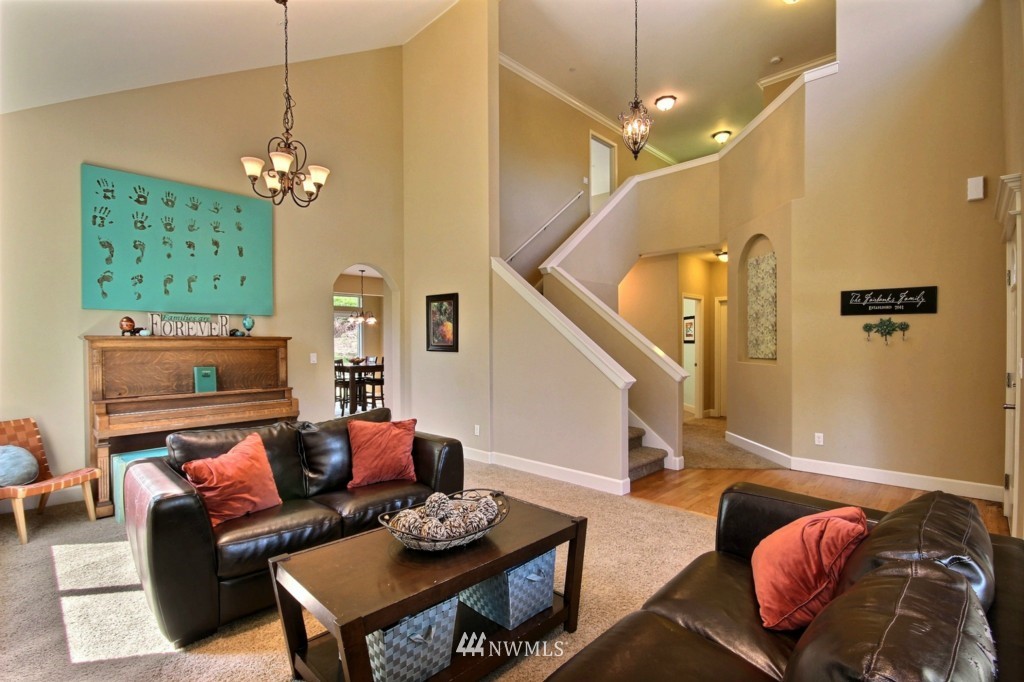 19211 Southeast 164th Street Renton, WA 98058 - Photo 3 of 24 Gallery Image 3