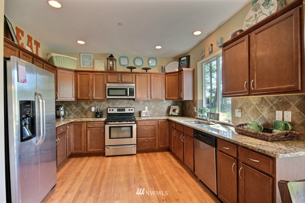 19211 Southeast 164th Street Renton, WA 98058 - Photo 4 of 24 Gallery Image 4