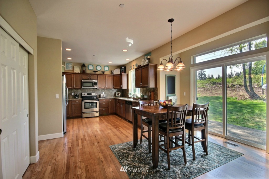 19211 Southeast 164th Street Renton, WA 98058 - Photo 5 of 24 Gallery Image 5
