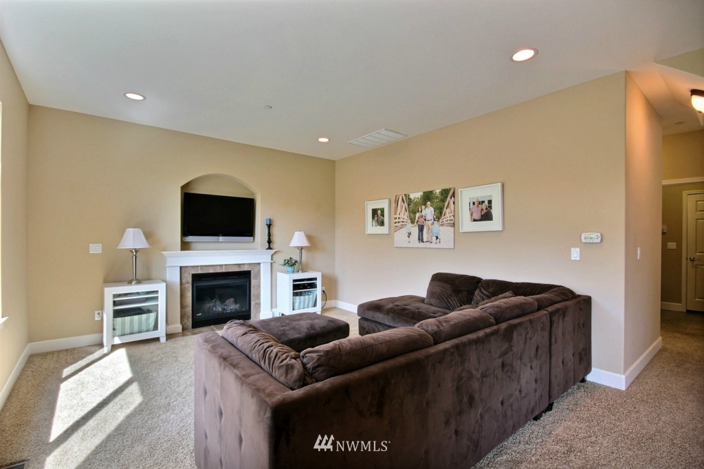 19211 Southeast 164th Street Renton, WA 98058 - Photo 7 of 24 Gallery Image 7