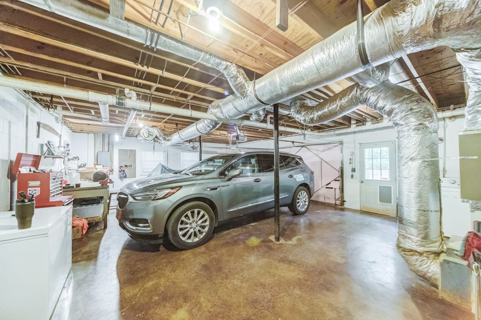 3733 Oakland Road Springfield, TN 37172 - Photo 29 of 43 a view of a car in garage