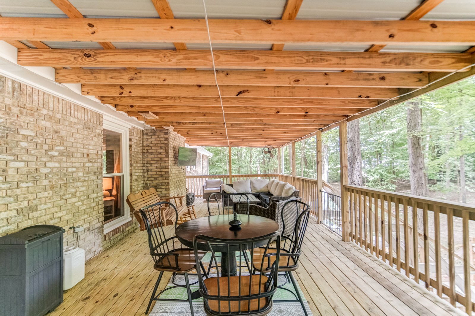 3733 Oakland Road Springfield, TN 37172 - Photo 37 of 43 a view of a patio with table and chairs