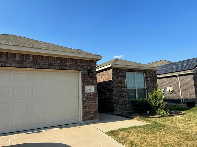 $1,995 | 304 Lead Creek Drive, Fort Worth, TX 76131